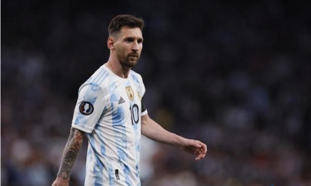 最萌身高差！泰勒斯威夫特与15